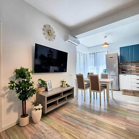 Velvet Waves - Endless Summer Mamaia Nord