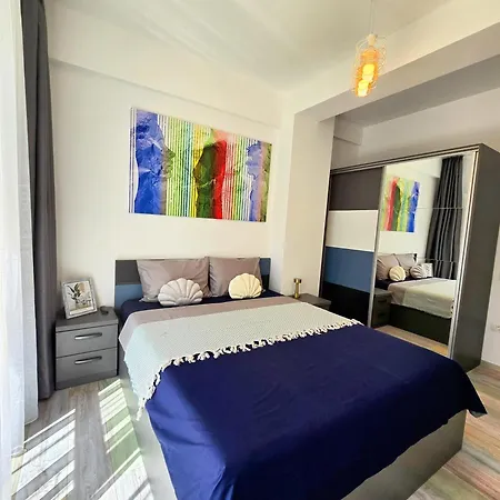 Velvet Waves - Endless Summer Mamaia Nord