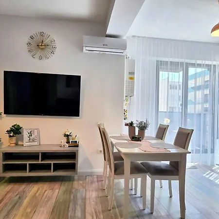 Velvet Waves - Endless Summer Mamaia Nord Apartment