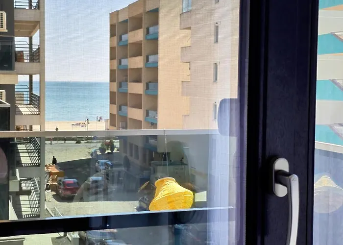 Velvet Waves - Endless Summer Mamaia Nord Апартаменты Нэводари