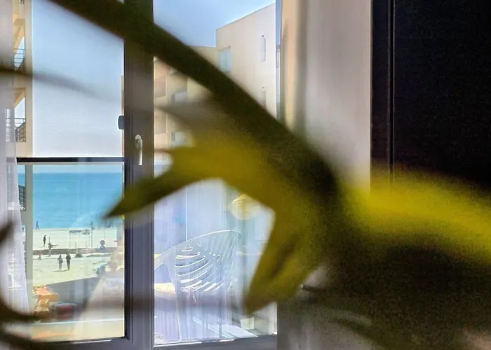 Апартаменты Velvet Waves - Endless Summer Mamaia Nord *